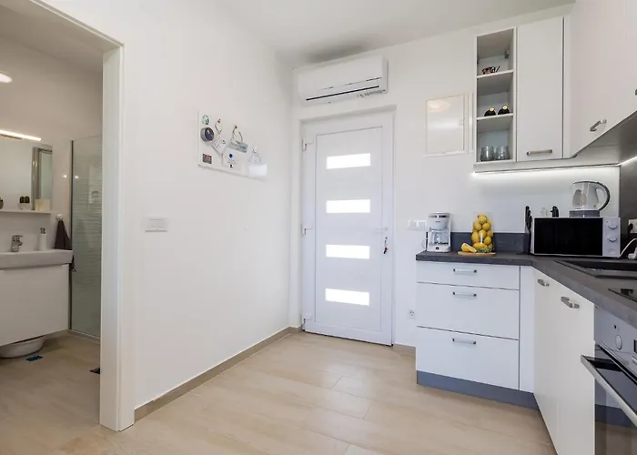 דירה Amazing In With Wifi Šimuni